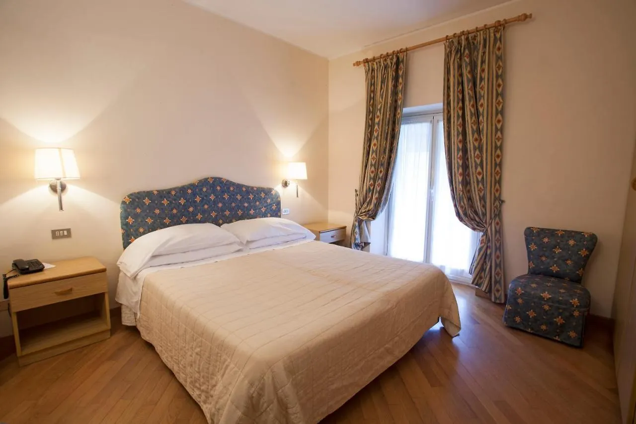 Hotel Dei Fiori Restaurant - Meeting & Spa 阿拉西奥