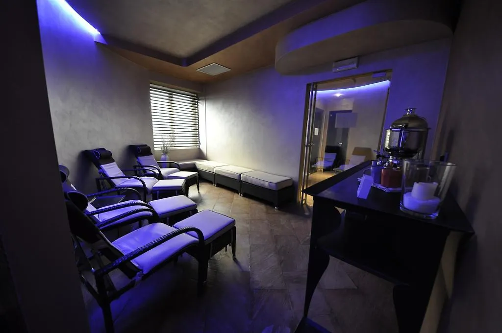 Hotel Dei Fiori Restaurant - Meeting & Spa 阿拉西奥